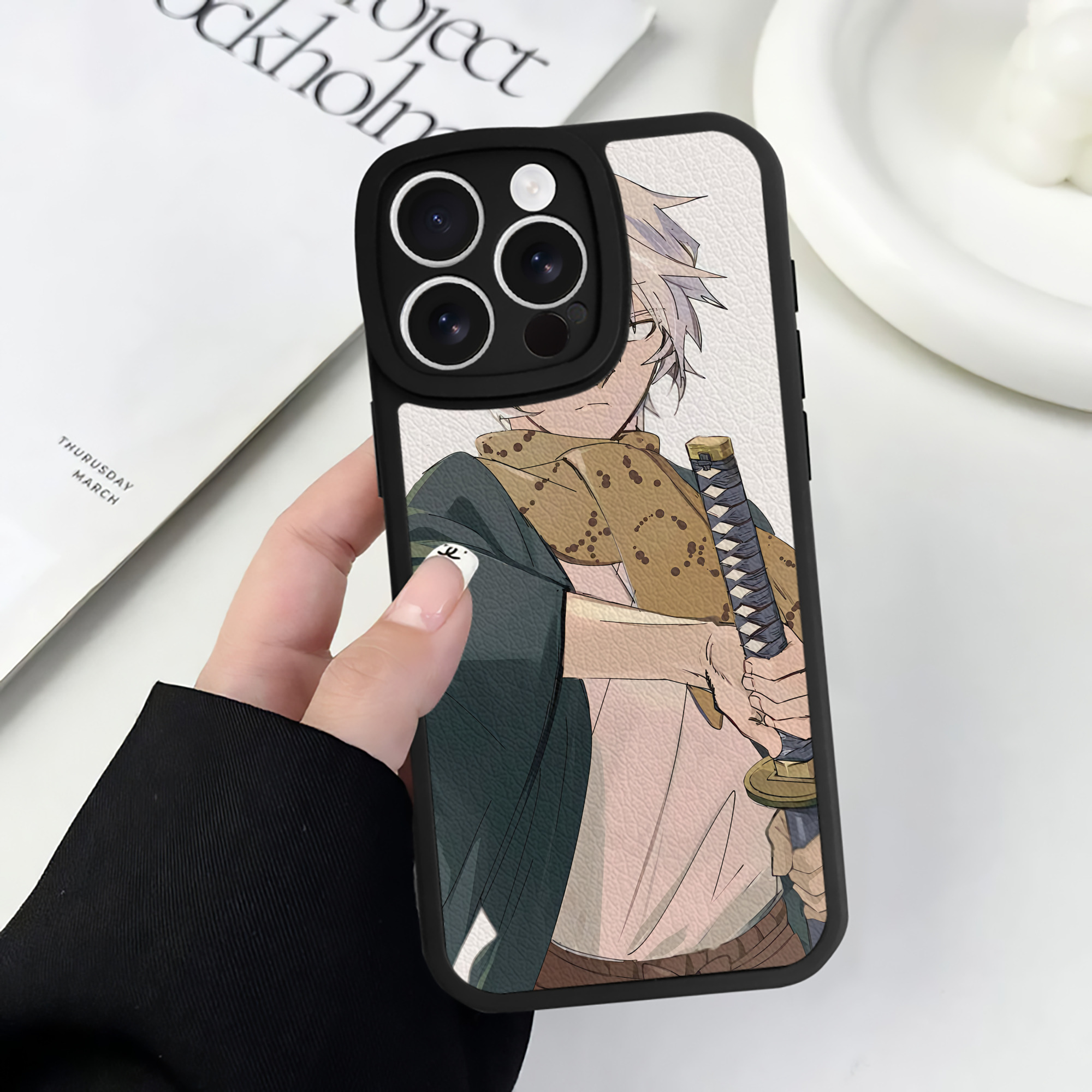 （画像用） 文豪ストレイドッグス Bungo Stray Dogs 【iPhone 16シリーズ対応】シリコンスマホケース（レザー調） 材質：シリコン